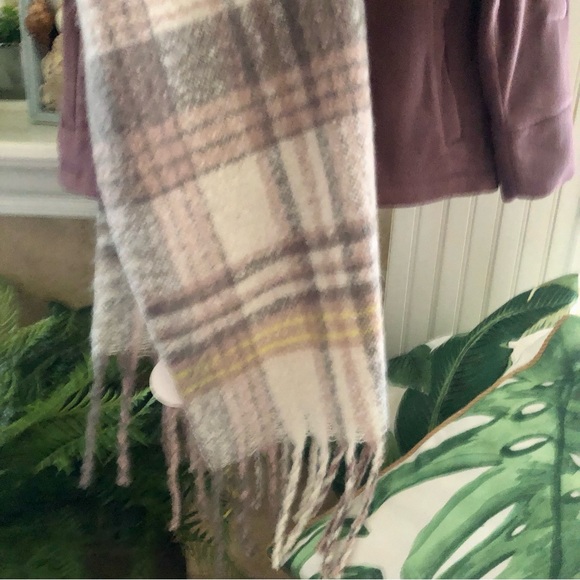 NWT Aimee Lynn Super Soft & Large 85” Long Scarf - Picture 5 of 9